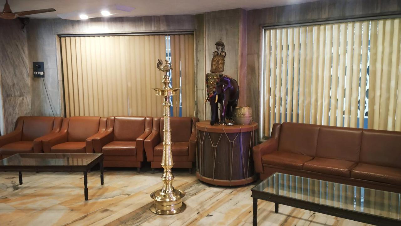 Hotel Elite International Thrissur Bagian luar foto